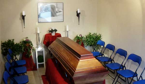 Bestattungsinstitut Himmstedt, Bestattungen, Bestattung, Verabschiedung, Trauerfall, Trauerraum, Urne, Sarg